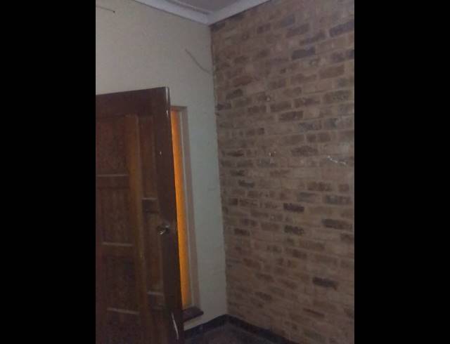 1 bed property to rent in LOMBARDY EAST